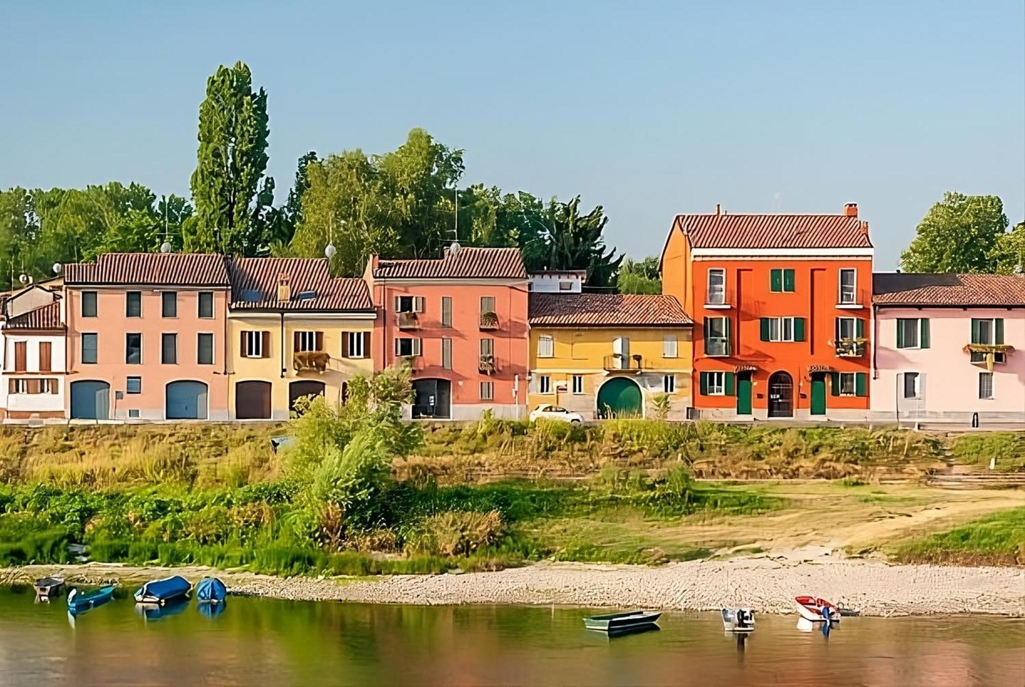 149 Borgo Ticino Suite Attico Di Lusso Con Terrazzo E Parking Privato Pavia Eksteriør billede