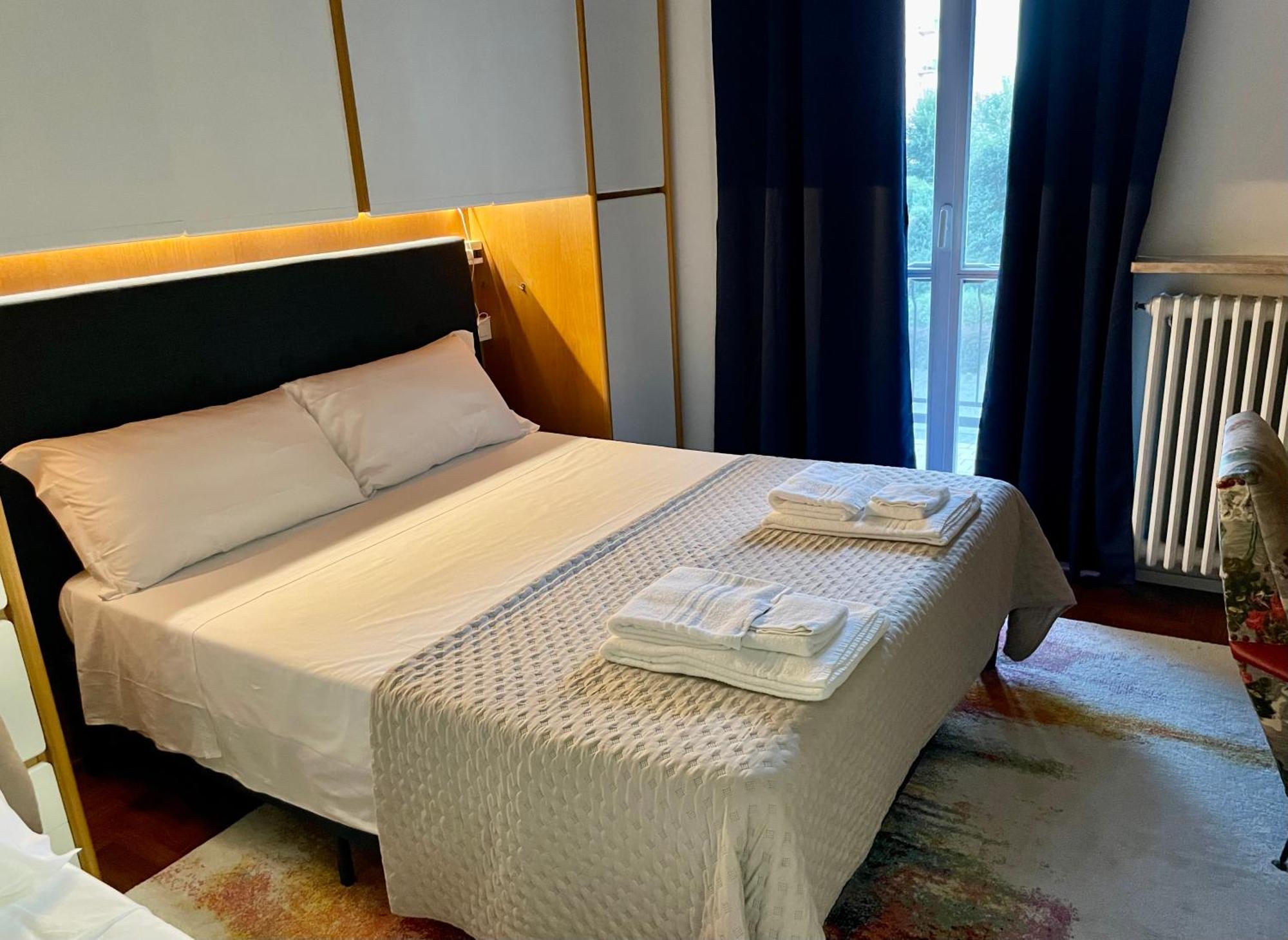 149 Borgo Ticino Suite Attico Di Lusso Con Terrazzo E Parking Privato Pavia Eksteriør billede